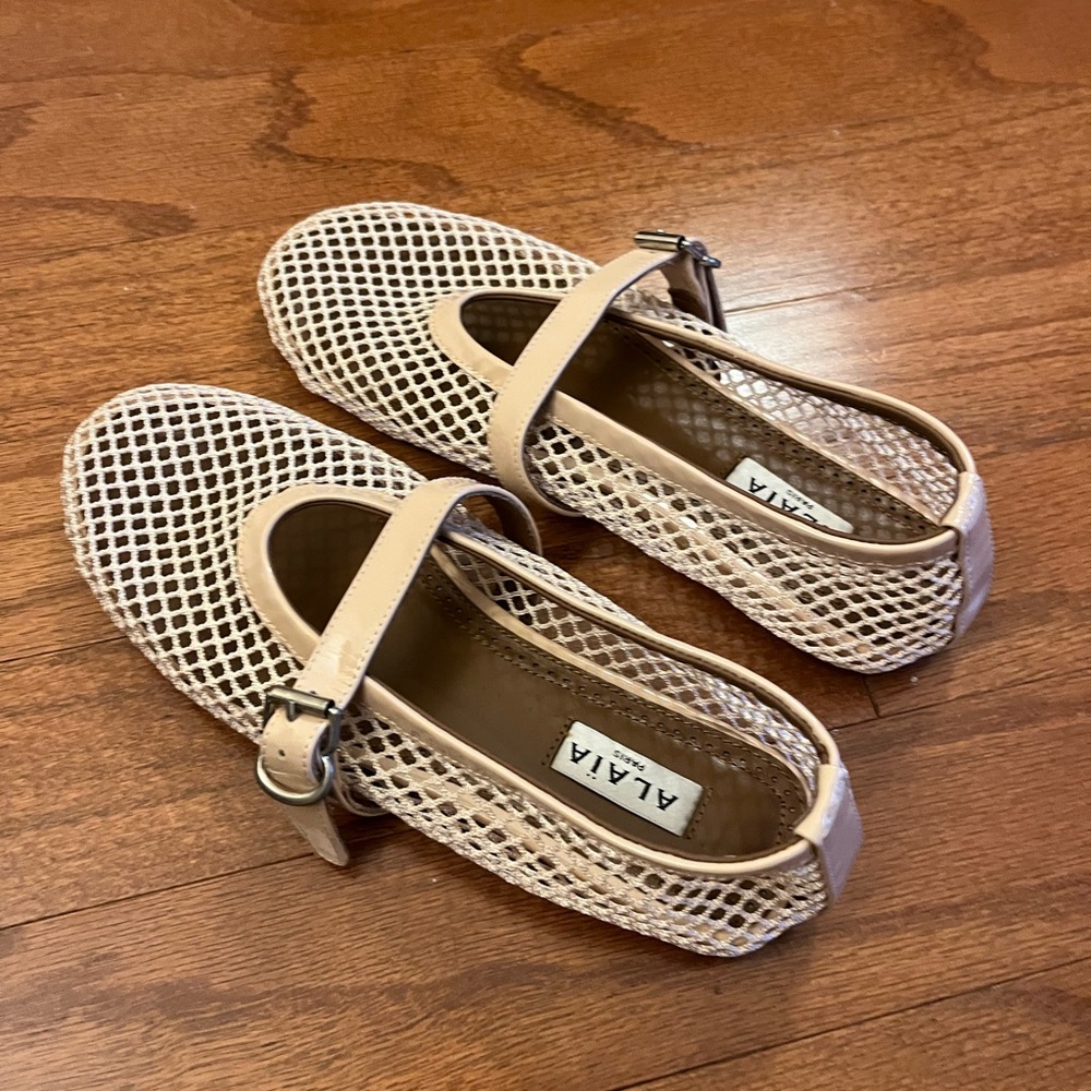 Alaia mesh ballet flats